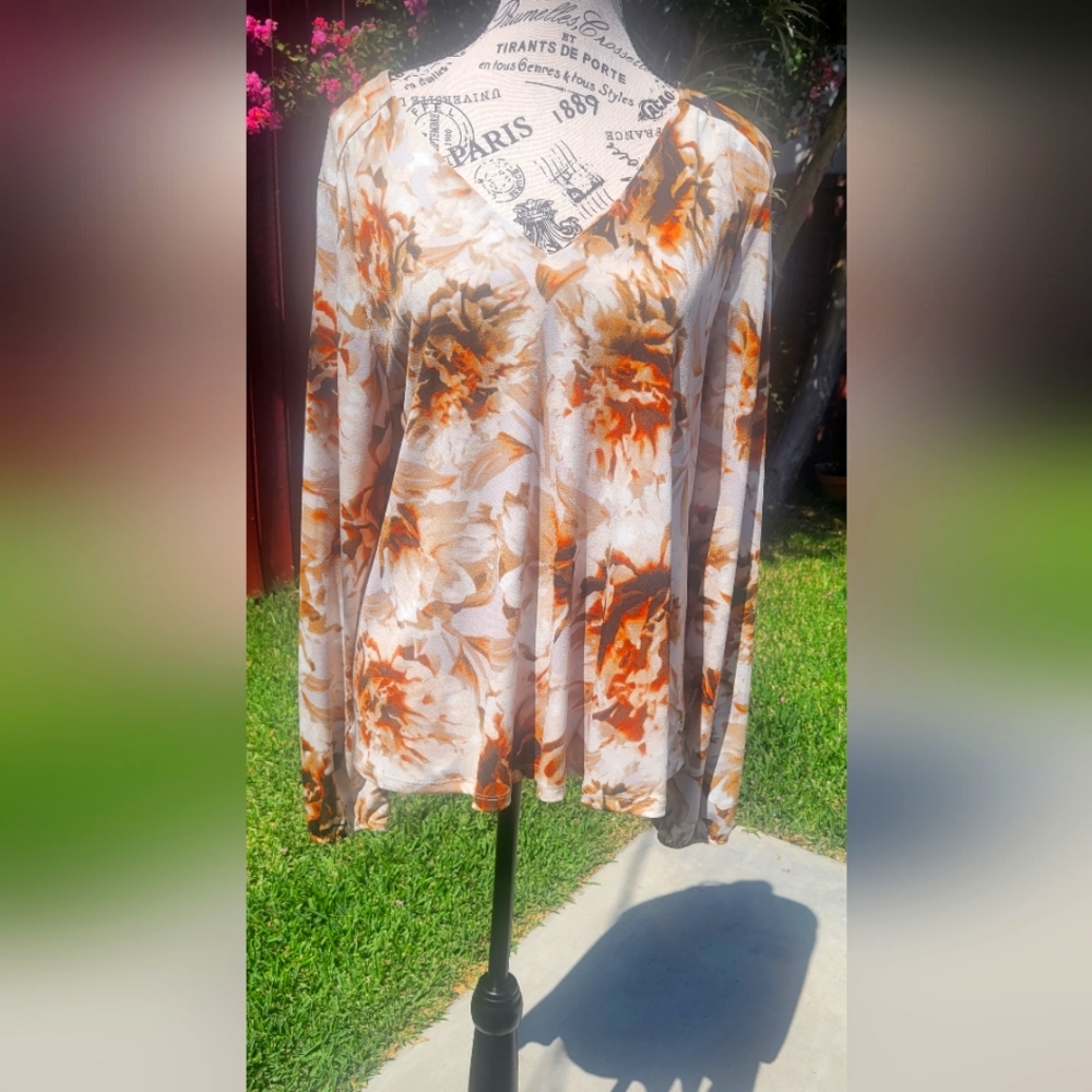 Jennifer Lopez Floral V Neck long sleeve blouse